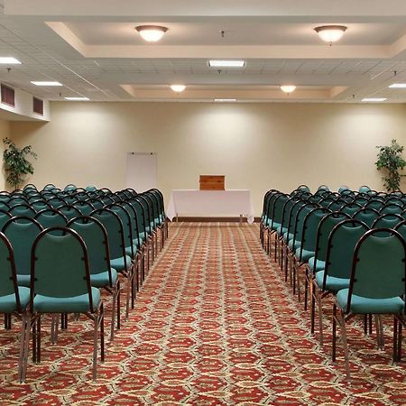 Ramada By Wyndham Asheville / Biltmore West Facilități foto