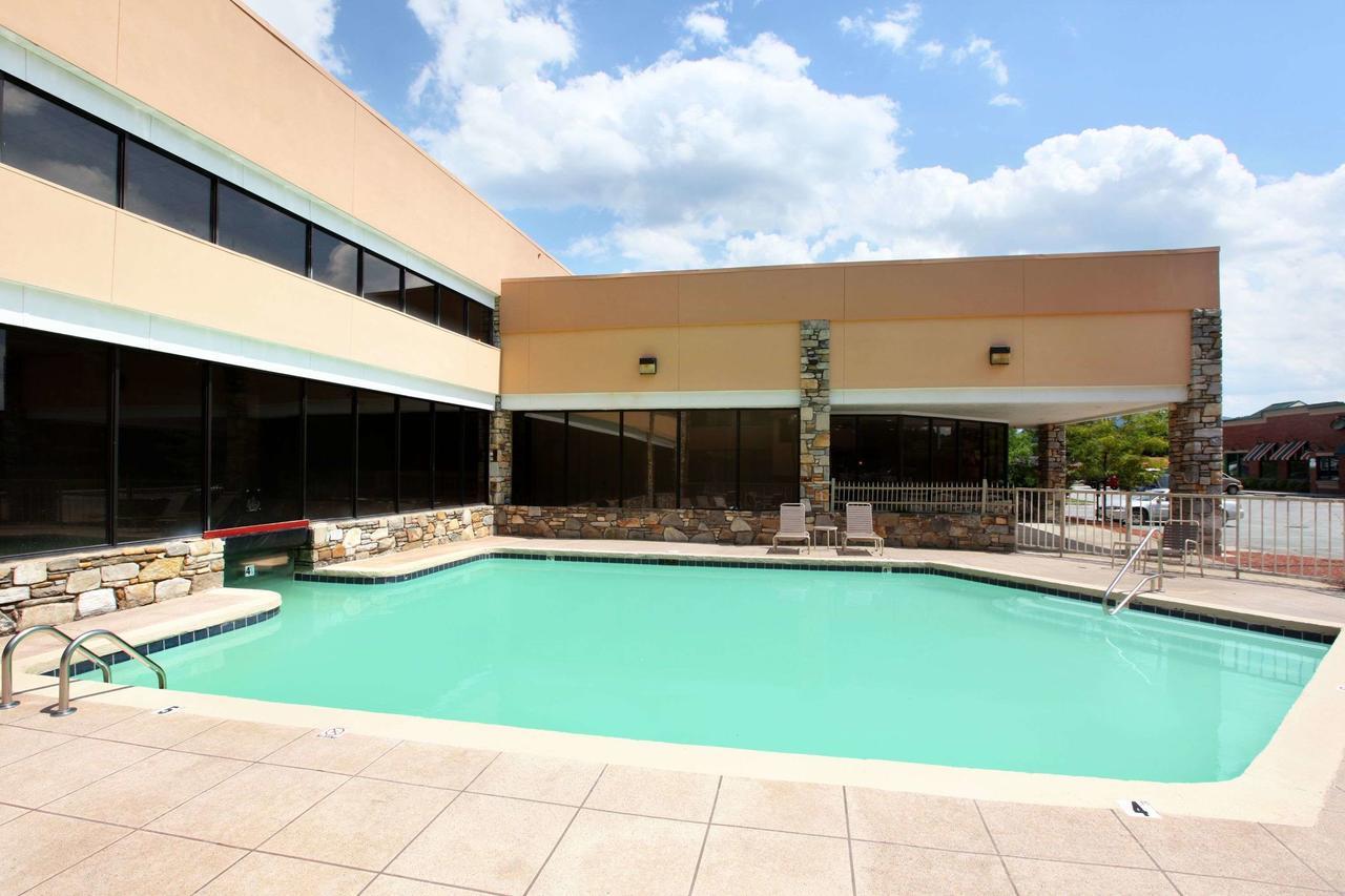 Ramada By Wyndham Asheville / Biltmore West Facilități foto